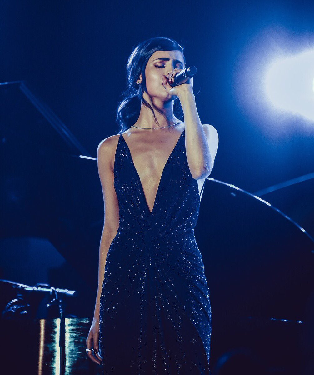 Happy 32nd birthday to the talented Sofia Carson! 🎉🎈