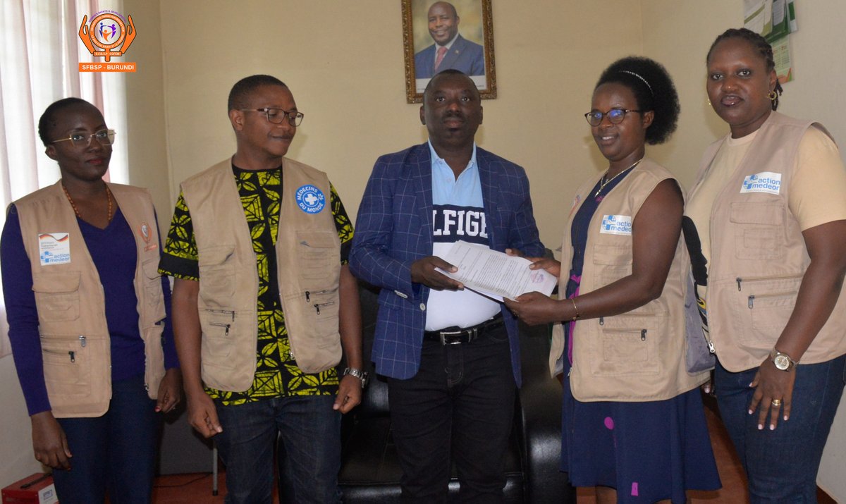 SFBLSP_BURUNDI's tweet photo. 4/4 Le #MDPS de @CibitokeProv a souligné l’importance de ces intervent°s d’offrir des prestat°s de qualité et de soulager les charges:"Cette contribut° matérielle ke le #BPS de #Cibitoke vient de bénéficier sera cruciale pr répondre aux besoins des personnes les plus vulnérables" https://t.co/JwxHz4mEto