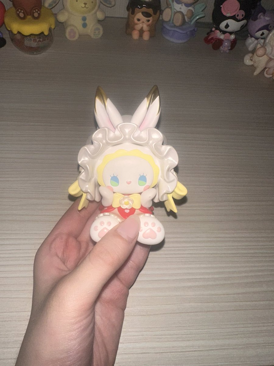 ivenasan's tweet photo. wts / want to sell emma make a wish 140k ajahh, uda gada bnfc ( no oren ) https://t.co/b5xqPxrTyB