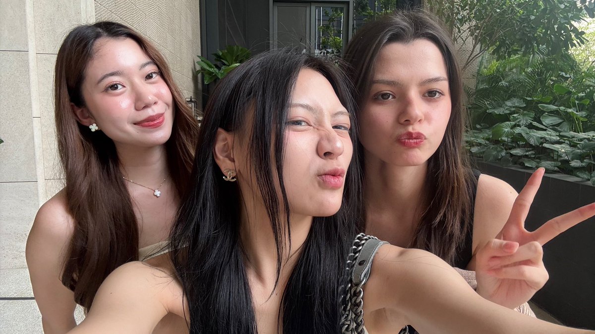 limmegan19's tweet photo. Besties quality time tgt!! Oh narakkk~ been awhile isnt it? Enjoy naka🫶🏻💕
#beckysangels #ffayfayy #bameech https://t.co/NdJbGXBI0V