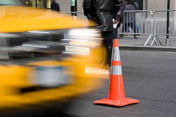 TheTaxiPulse's tweet image. 𝗥𝗮𝗰𝗶𝗮𝗹 𝗮𝗯𝘂𝘀𝗲, 𝗽𝘂𝗯𝗹𝗶𝗰 𝘂𝗿𝗶𝗻𝗮𝘁𝗶𝗼𝗻—𝗵𝗼𝘄 𝗳𝗮𝗿 𝗶𝘀 𝘁𝗼𝗼 𝗳𝗮𝗿 𝗳𝗼𝗿 𝘁𝗮𝘅𝗶 𝗱𝗿𝗶𝘃𝗲𝗿𝘀 𝘁𝗼 𝗲𝗻𝗱𝘂𝗿𝗲? 
🚖 One man convicted in shocking Ashford incident.
#TaxiSafety #RacialJustice #UKCrime