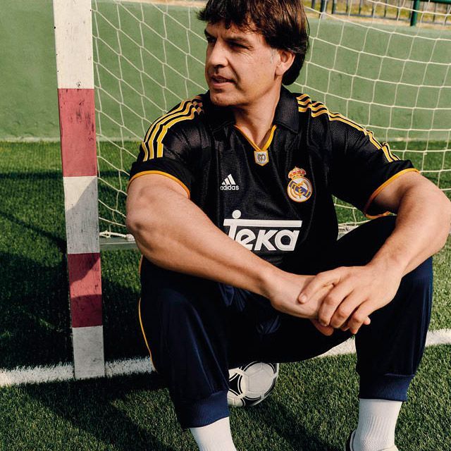 レアルマドリード CL優勝25周年記念 1999-2000シーズン復刻デザインを