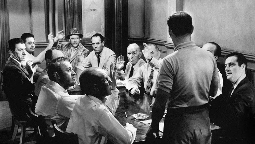 cinemaparadigma's tweet photo. Se cumplen 68 años del estreno de #TwelveAngryMen en cines. https://t.co/2ZCsTuoaiI