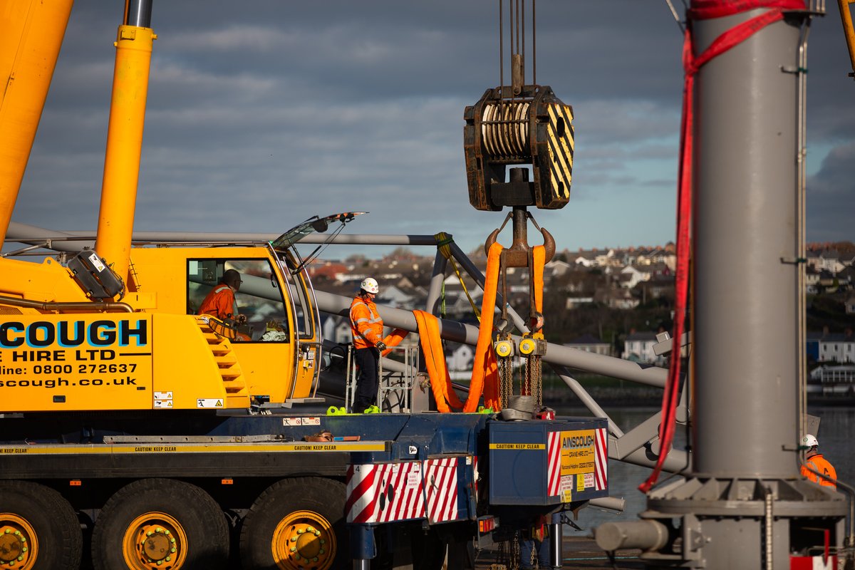 Explore Pembroke Port’s expert heavy lift and project cargo services!

From equipment to complex logistics, our skilled team and supply chain are ready to support your operations.

Discover how we can meet your project’s needs 👇#QuayWatch
pembrokeport.com/services/heavy…

<a href="/Ainscough_/">Ainscough</a>