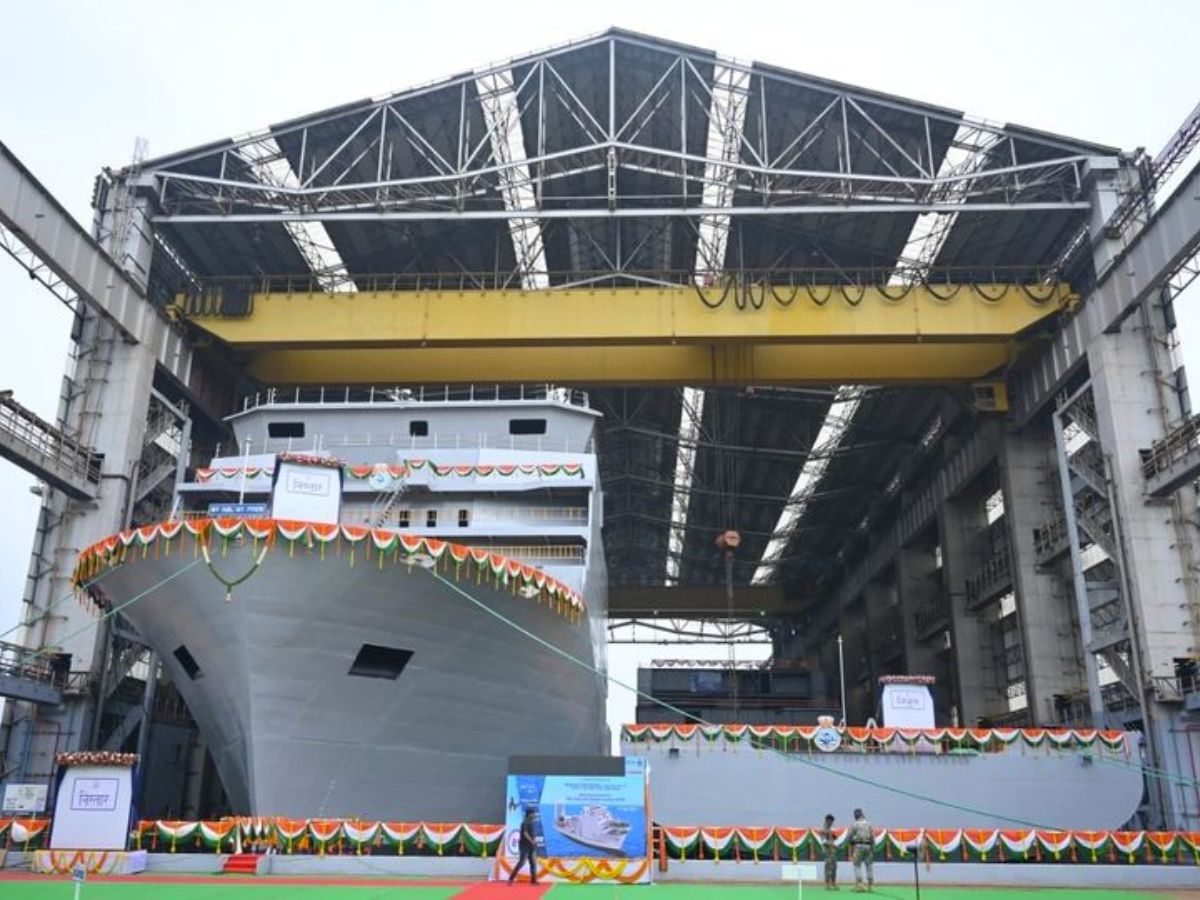 CMD_HSL's tweet photo. On this #PublicSectorDay, Hindustan Shipyard Limited (HSL) proudly salutes the unwavering dedication and contributions of all Public Sector Undertakings in nation-building. HSL continues to strengthen India's maritime capabilities ⚓ and drive economic growth of our Nation.🇮🇳
#HSL #NationBuilding #MaritimeExcellence
@DefProdnIndia @DefenceMinIndia @PRO_Vizag
