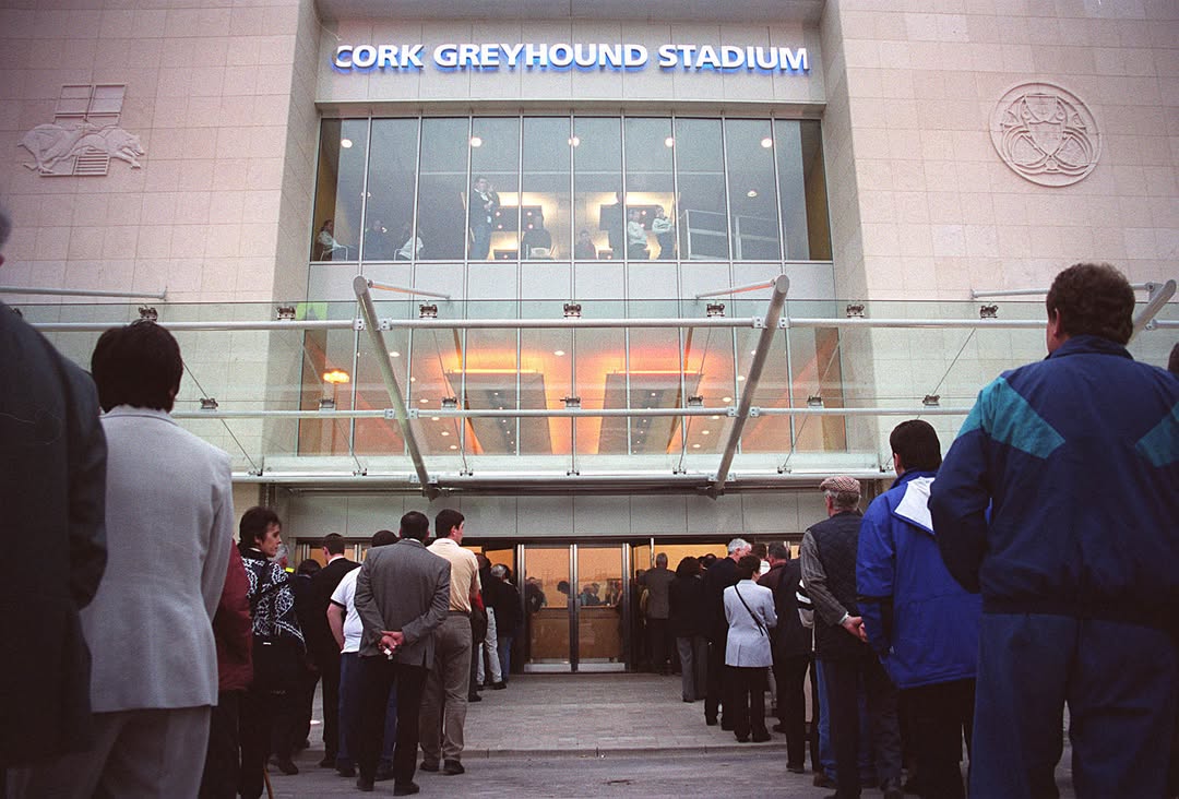 CorkDogs's tweet photo. 🎉 25 Years! 🎉

On 8th April 2000, Curraheen Park Greyhound Stadium opened its doors for the first time following a move from the Western Road. 

Watch this space - we'll be marking the big milestone soon. 

#Cork #GoGreyhoundRacing #ThisRunsDeep https://t.co/HG06XYhxi0