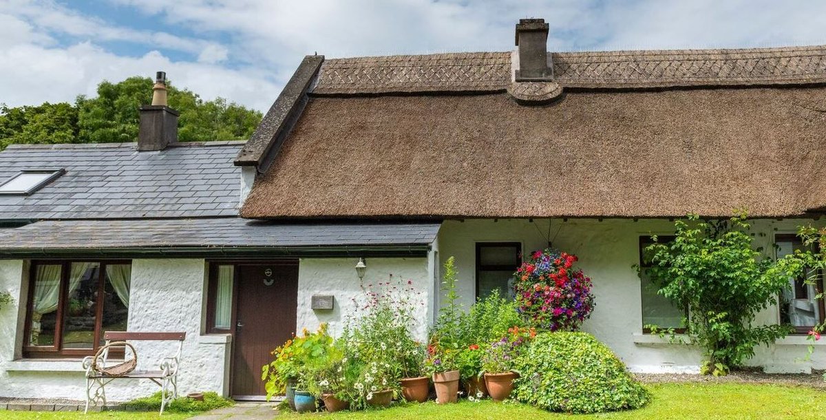 TheHolidayCots's tweet photo. 🌸 Late Easter Availability! 🌸
Looking for a charming coastal escape this Easter? Both Honeymoon Cottage & Garden Cottage are available during the Easter Bank Holiday (18th–21st April)!
🛏️ Sleeps 1-6
https://t.co/oI9juMI7Uu
#Easter #LateAvailability #Laytown @TheCottagesIre https://t.co/mW3c09nIX1