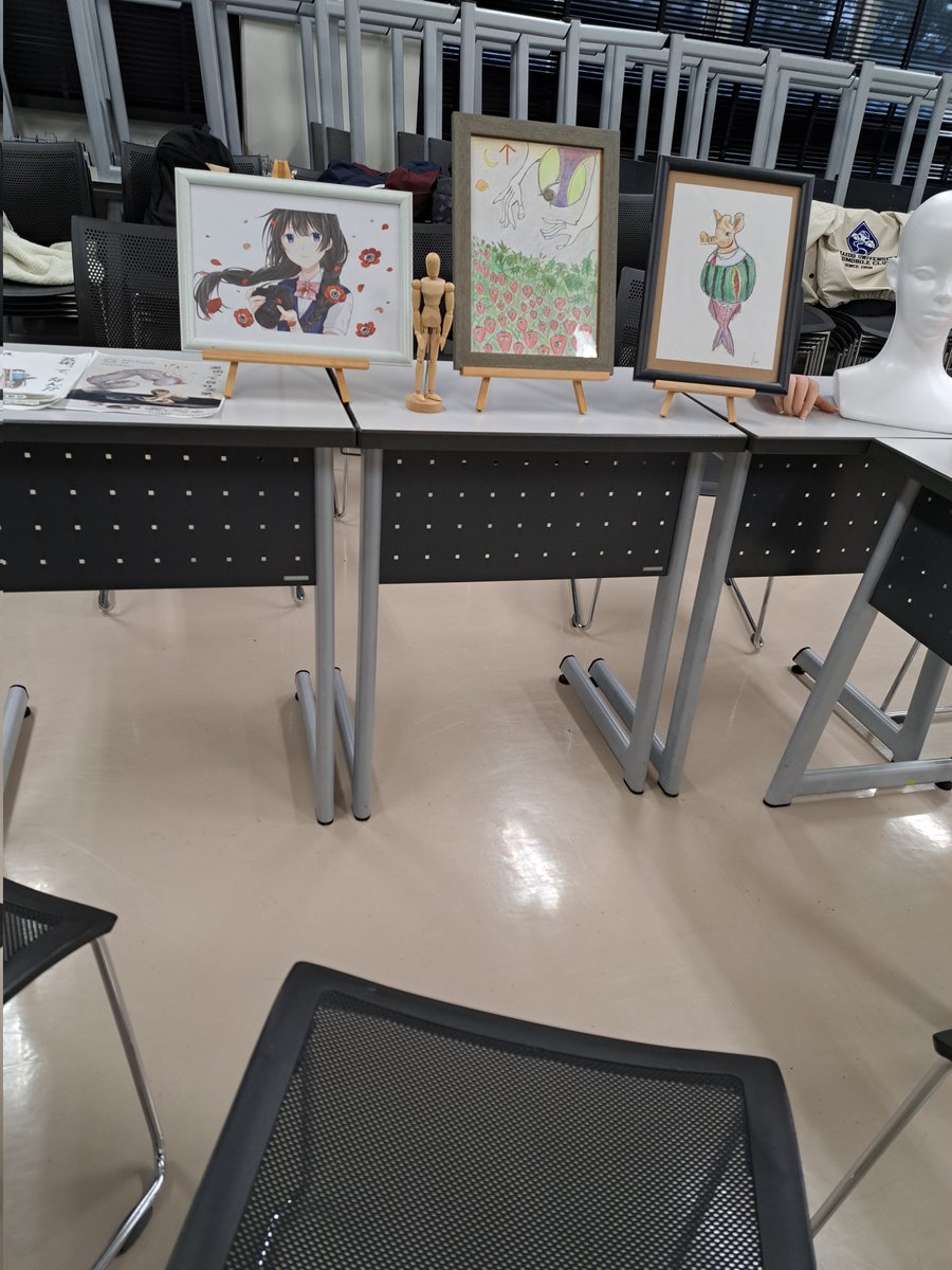 hokusuiart's tweet photo. 北水美術部海猫会！
講義棟、第2講義室にて待つ

マジで来てください https://t.co/zW3kizNWQk