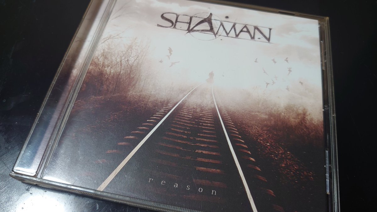 TAKACHAN_1625's tweet photo. ＃SHAMAN ＃SHAAMAN ＃ANGRA ＃Brazil 
アンドレ・マトス（RIP）は晩年は若い頃の声を失ってたけど高過ぎる声だったから個人的には晩年に突入した時期の声が好きだった。

誰が何と言おうがブラジルのマエストロです。

安らかに。

＃HeavyMetal https://t.co/Ajv10xiarp