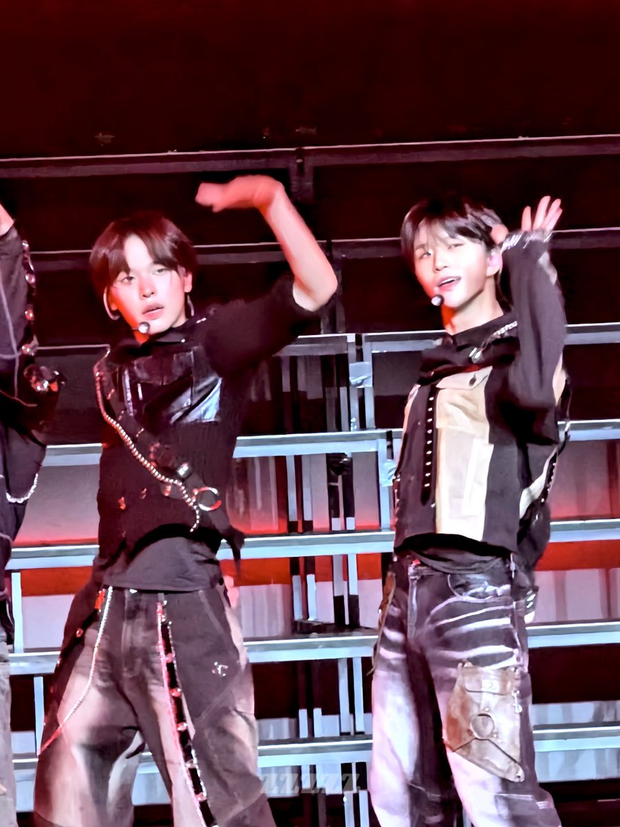 ZOEEEE01C's tweet photo. 🔥

#리쿠 #재희 
#リク #ジェヒ 
#RIKU #JAEHEE 
#NCTWISH #LOGIN https://t.co/fGwSuC2Q84