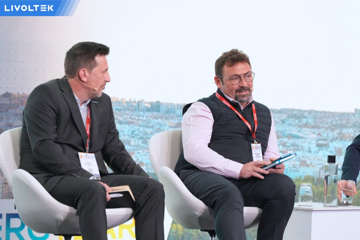 livoltek's tweet image. #Energyear #Spain 🇪🇸!Proud to share our vision and technology alongside Miguel in Energyear Spain 2025. 👏🏻