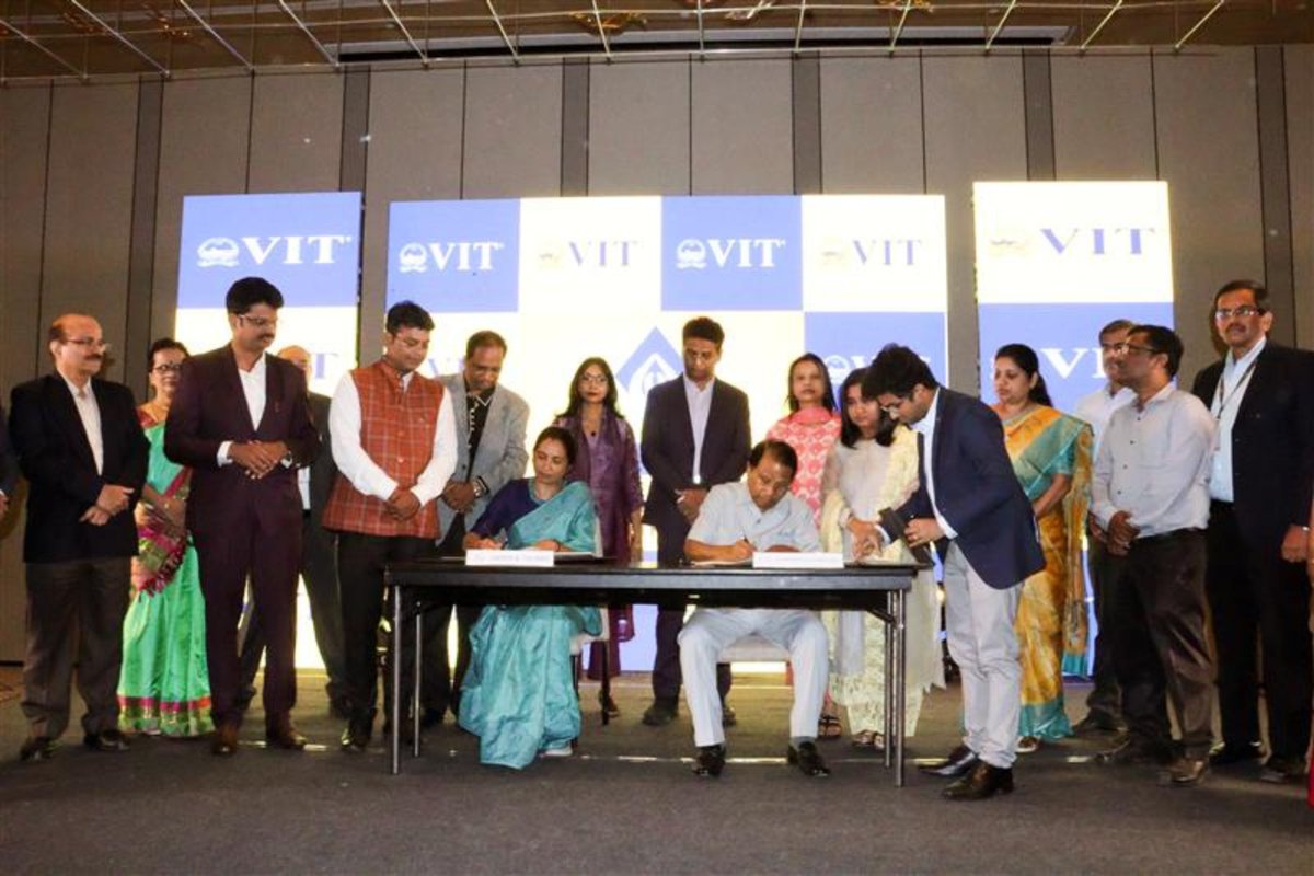 lntedutech's tweet image. L&amp;amp;T EduTech and Vellore Institute of Technology (VIT) have signed an MoU to offer a new 4-Year Industry-Integrated Program in Civil Engineering, with a specialization in Integrated Building System Design. 

#LnTEduTech #VITUniversity #FutureReadyEngineers #CivilEngineering