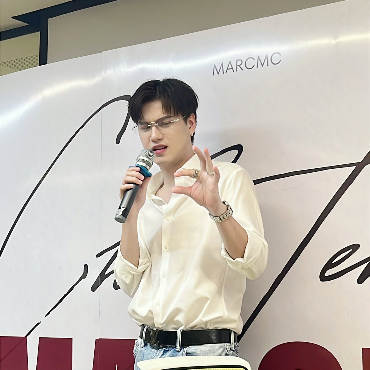nu_ttn's tweet photo. : จีบได้ม้ายย
: ได้ครับ แต่คงจีบไม่ติด 👌🏻
#Chapter23MarcmcDay
#marcmc #marcnatarit https://t.co/LPFsahHoAI