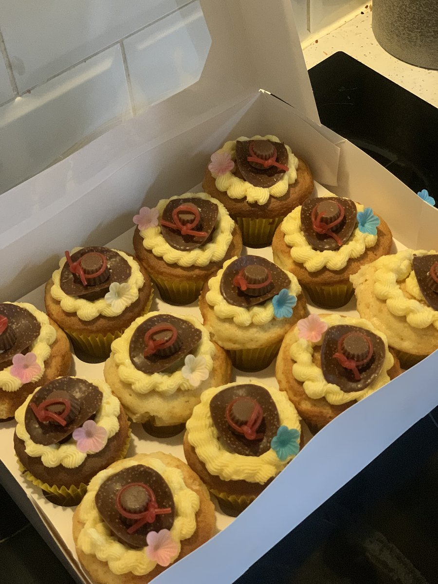 MegPoxon's tweet image. It was once again my turn to bake for our weekly joint lab meeting - this time I decided to lean into the cowboy theme 🤠🌞