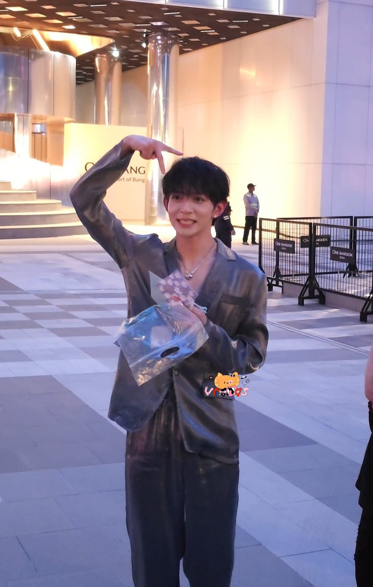 nasjungmemo's tweet image. หูแมวววว 🐱

#DONGDONG  #DongJiexiang #东诘翔 #RACEBACE
#OneBangkokOneLagoon