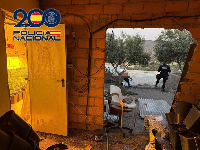 El macrooperativo policial de Pechina (Almería) arroja 32 detenidos e investigados por tráfico de drogas y armas.