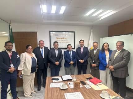 SENASICA (SEDARH) y la Secretaria de Economía trabajamos para promover la competitividad y desarrollo de las empresas en el sector agroalimentario.  Con Francisco Javier Calderón, Titular de la institución, y con Carlos Candelaria en Economía, la DGCC hacemos la estrategia.