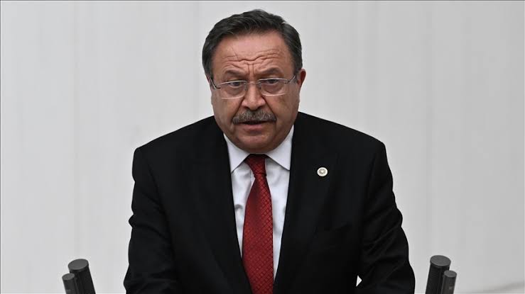 İYİ Parti Ankara Milletvekili Yüksel Arslan:

“Siyasetçi, gazeteci, öğrenci, sade vatandaş...
İktidara karşı sesini yükselten kim varsa yargı sopasıyla hizaya getiremezsiniz.

AKP iktidarının, hukuku siyasetin emrine veren uygulamaları ülkemizi geri dönüşü olmayan bir çıkmaza