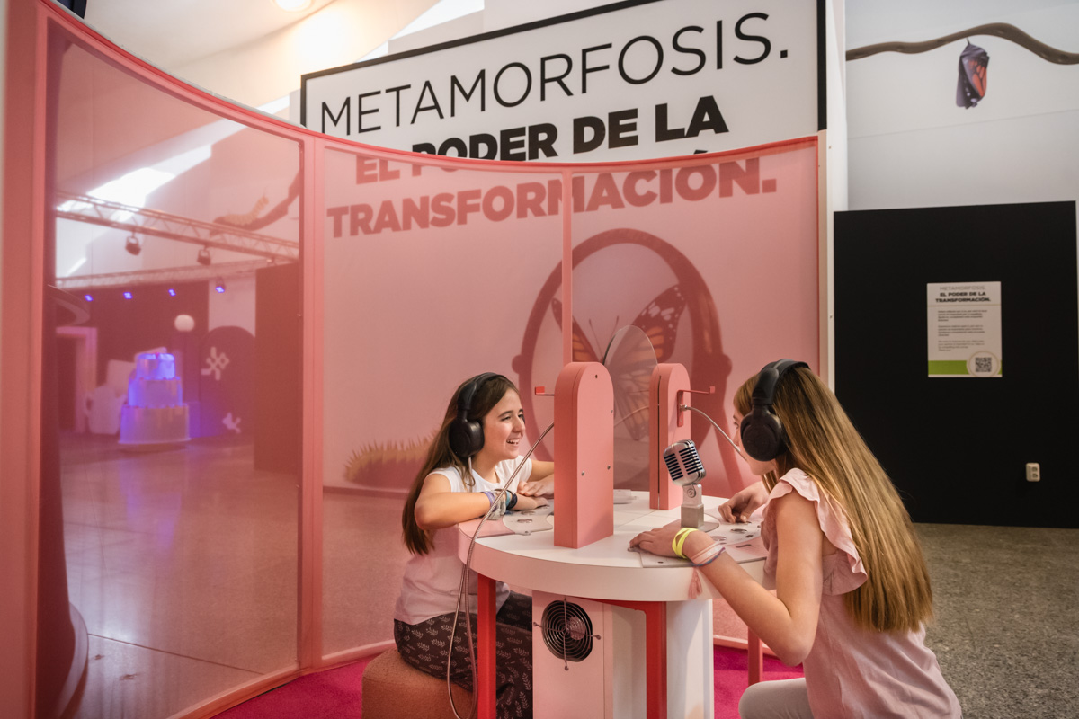 CACiencies's tweet photo. 📢¡Nueva exposición! 

Ciencia e imaginación en #MetamorfosisCAC

El #MuseudelesCiències invita a sus visitantes más jóvenes a explorar las transformaciones a través de un recorrido interactivo en 5⃣ escenografías llenas de color y juegos

ℹ️ https://t.co/QyknciKxu5 https://t.co/Vq4AERrdpK
