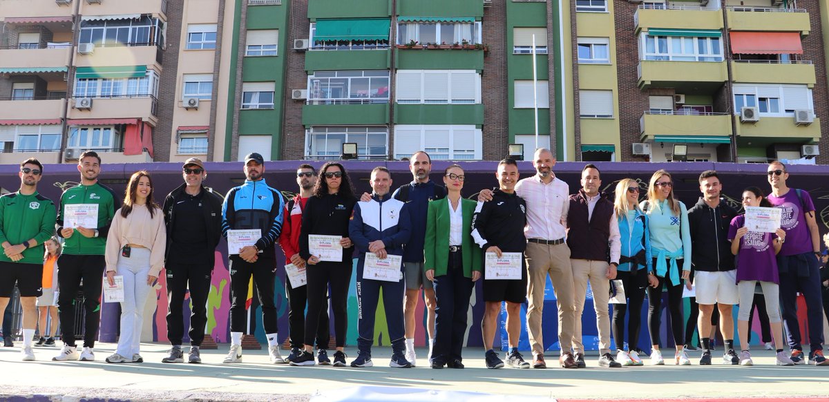DEPORTEYSALUD4's tweet photo. 🌳🏃♂️💙🏃♀️ Molina de Segura celebra el "Día de la Educación Física en la Calle" #defc2025
Una jornada llena de energía, convivencia y movimiento en el Parque de La Compañía para darle visibilidad a la EF.
El #defc es una iniciativa promovida por el @ConsejoCOLEF y @COLEF_Murcia https://t.co/CjsEsTnFX3