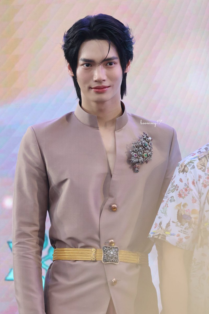 boommy17's tweet photo. องค์ชายสี่ของมัม 

WIN ICONSIAM SONGKRAN

#WINMETAWINxICONSIAM
#winmetawin https://t.co/x44Tksv7uh