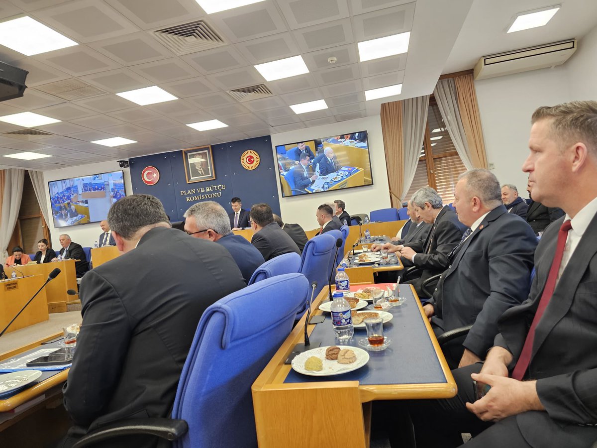 alitilkici38's tweet photo. TBMM  Milli Savunma Komisyonunda özlük hakları kanun teklifi çalışması Stk toplantısı

https://t.co/0cogLUpSbe

#UzmanÇavuş 
@temud_2024_ https://t.co/yBzaezEYBg
