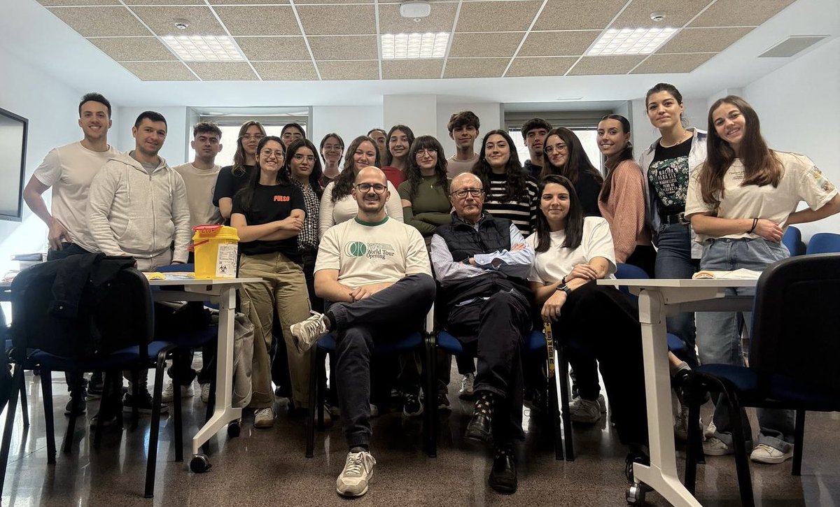 JoseLuisAA 🇪🇺 (@aguayo_um) on Twitter photo <a href="/UMU/">Universidad Murcia</a> el 8º grupo/semin./taller (de 10) instrumental quirúrgico básico y sutura
3º #Medicina #Murcia 10/04/25
Buen grupo
<a href="/adanez_gracia/">Gracia Adánez</a> <a href="/victorsoria65/">Víctor Soria Aledo</a> <a href="/RNCsantander/">Dieter Morales #yosoydelclinico</a> <a href="/petitpaganini/">graciela</a>
<a href="/ramirez_cirugia/">Pablo Ramírez Cirugía-Arrixaca</a> <a href="/ceuemumu/">CEUEM</a> <a href="/Area6VegaMedia/">Área 6 Vega Media</a> <a href="/crh_MoralesIMIB/">Servicio de Hematología. Hosp. U. Morales Meseguer</a>
Todos/as aprenden
Nadie queda atrás‼️ <a href="/UMU/">Universidad Murcia</a> el 8º grupo/semin./taller (de 10) instrumental quirúrgico básico y sutura
3º #Medicina #Murcia 10/04/25
Buen grupo
<a href="/adanez_gracia/">Gracia Adánez</a> <a href="/victorsoria65/">Víctor Soria Aledo</a> <a href="/RNCsantander/">Dieter Morales #yosoydelclinico</a> <a href="/petitpaganini/">graciela</a>
<a href="/ramirez_cirugia/">Pablo Ramírez Cirugía-Arrixaca</a> <a href="/ceuemumu/">CEUEM</a> <a href="/Area6VegaMedia/">Área 6 Vega Media</a> <a href="/crh_MoralesIMIB/">Servicio de Hematología. Hosp. U. Morales Meseguer</a>
Todos/as aprenden
Nadie queda atrás‼️