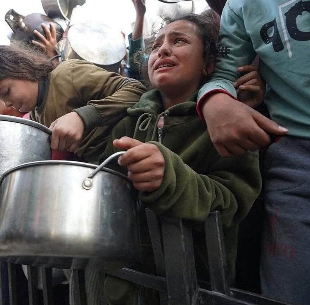 Nasem0n's tweet image. We appeal to you and no one cares
Our children live a harsh, unmerciful life. Help them and ease their burden
Whoever has compassion helps and donates one dollar helps and serves us
Our children in Gaza , like your children, deserve to live
gofund.me/2750d8de