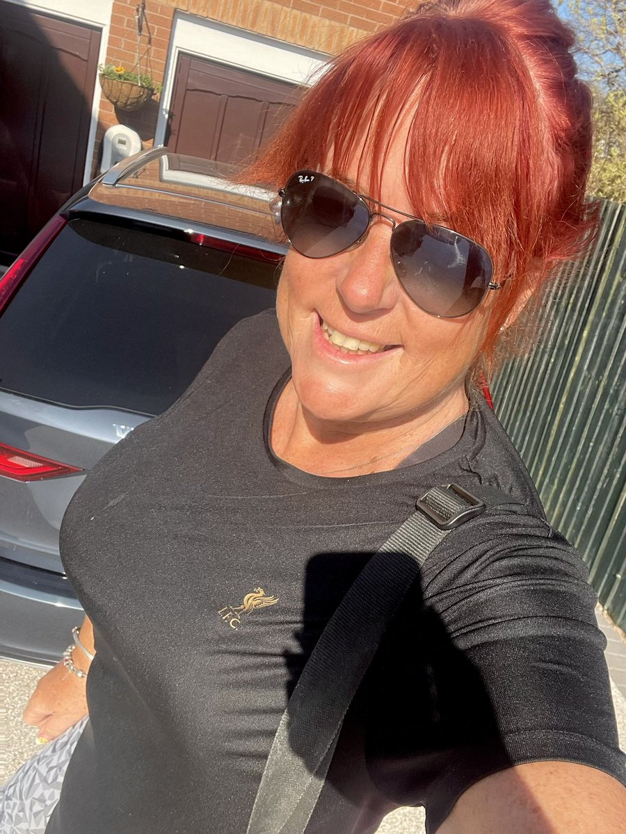 PT Thursday so time to head to the gym on this glorious day 🌞💪🏻👊🏻❤️