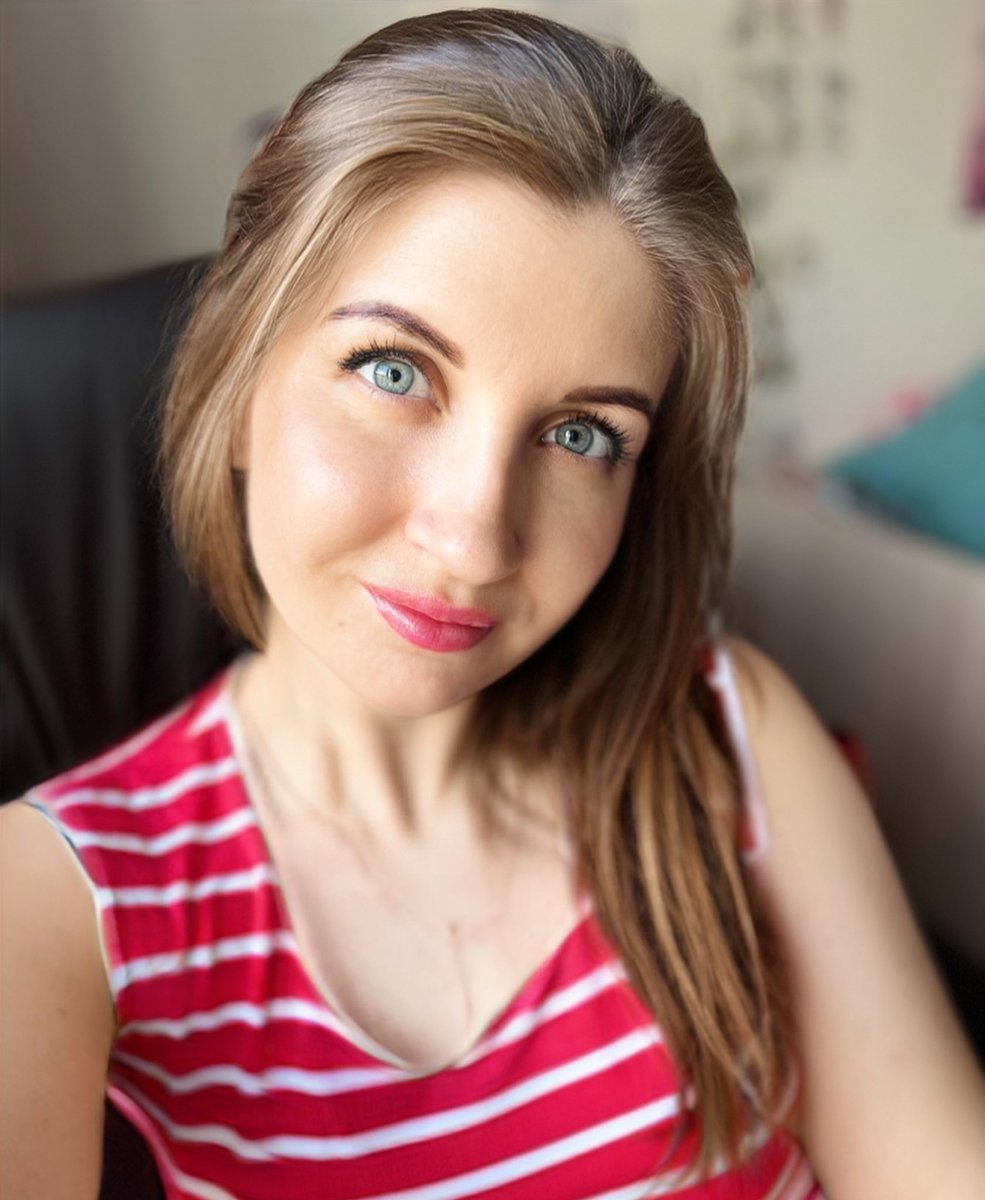 Good day, my family)❤️‍🔥

How are you today?
Creativity is like a conversation with yourself. Every stroke reveals something new inside. What have you discovered today?🥰