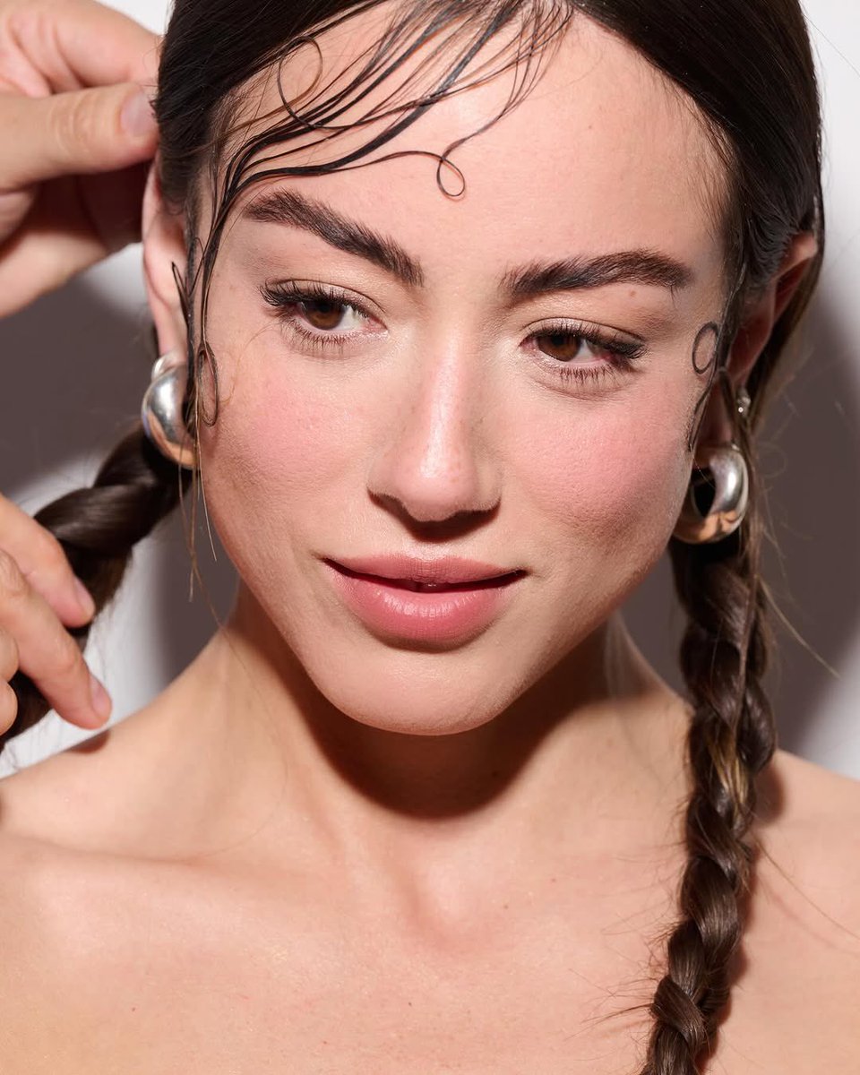 Chloe Bennet Brasil • FÃ-CLUBE tweet media