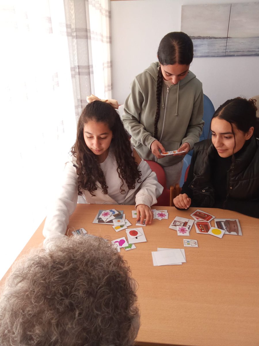 iesprincipe's tweet photo. Por tercer año consecutivo, el centro ha participado en el Programa "4°+Empresa", a través del cual 18 alumnos de 4° ESO han tenido la oportunidad de realizar estancias educativas en empresas.
#DepartamentoEconomía #Programa4+Empresa #IESPrincipeAsturias https://t.co/JQ8ZEDJ39G