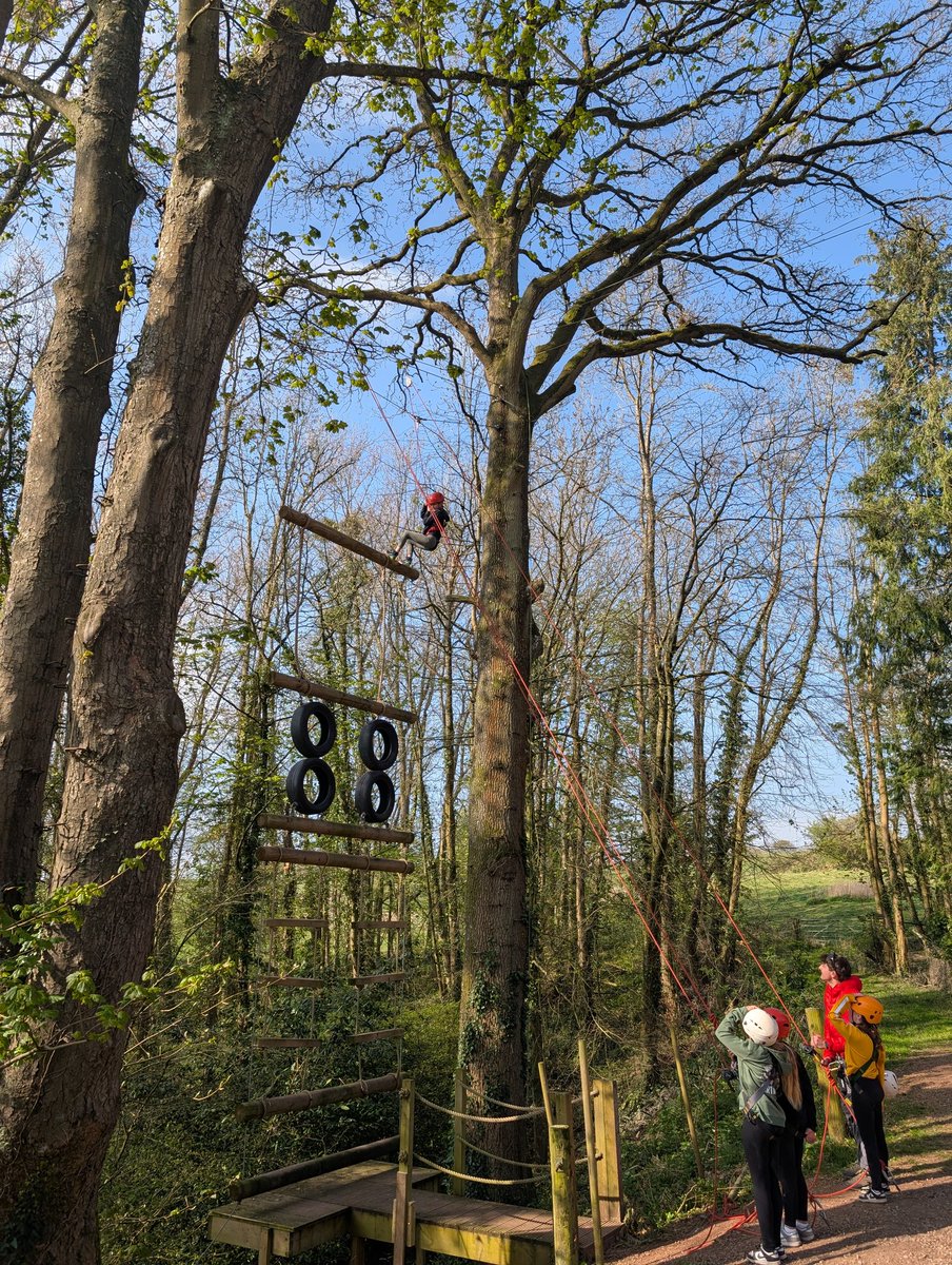 YearFiveBPS's tweet image. Gladiator climb &amp;amp; Balance beam! @Blackwood_PS