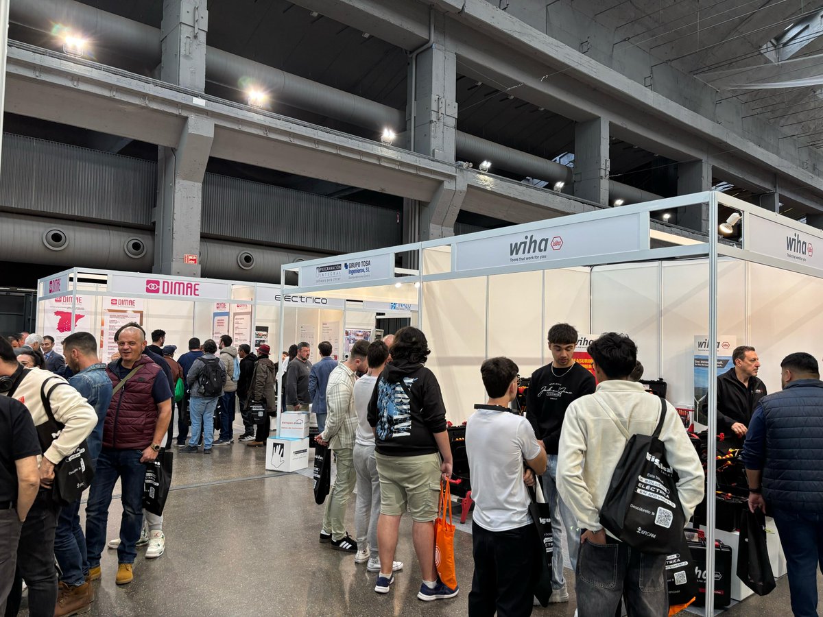 Eficam's tweet photo. @Eficam vive una jornada exitosa con centenares de visitantes que quieren conocer de primera mano las últimas novedades del sector.

@APIEM 
@adimeDistrib 

Hasta las 19h de hoy tienes tiempo de pasar por @LaNaveMadrid , C/Cifuentes 5, Madrid
#digitalizacion #eficienciaenergetica https://t.co/Gc50Kodqu1