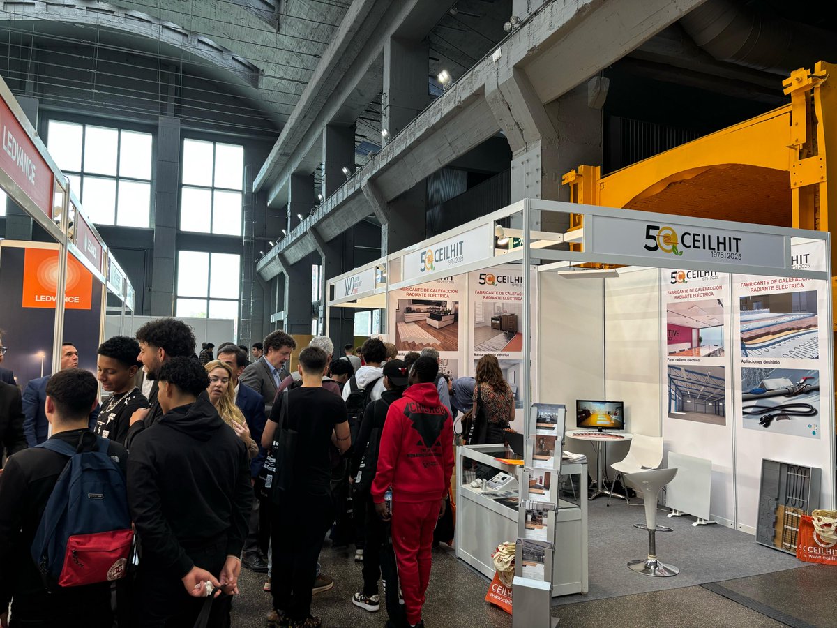 Eficam's tweet photo. @Eficam vive una jornada exitosa con centenares de visitantes que quieren conocer de primera mano las últimas novedades del sector.

@APIEM 
@adimeDistrib 

Hasta las 19h de hoy tienes tiempo de pasar por @LaNaveMadrid , C/Cifuentes 5, Madrid
#digitalizacion #eficienciaenergetica https://t.co/Gc50Kodqu1