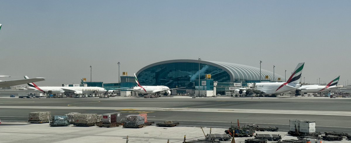 SatyakiRaghuna1's tweet photo. Travelling home to India’s only 5-Star terminal @BLRAirport from the #PTExpoConf via the world’s busiest international hub at #DXB. The @emirates line-up is quite something to behold. @DubaiAirports @DXBMediaOffice @visitdubai #avgeek #aviation #travel #transport #airports https://t.co/Tx3CX1MG9G