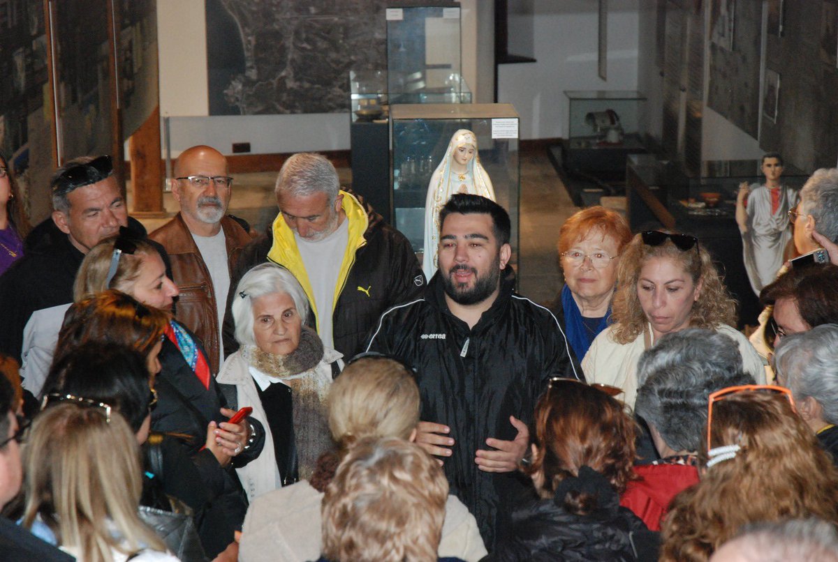 İzmir’imizin dört bir yanından Efes Selçuk Kültür Rotamızı gezmeye gelen gruba Selçuk Efes Kent Belleği’nin çalışmalarını ve Efes Selçuk’un tarihini aktardık. 

Rotamız günden güne artarken kentimizin merkezinde de hareketliliği sağlıyor. Merak eden herkesi bekliyoruz…