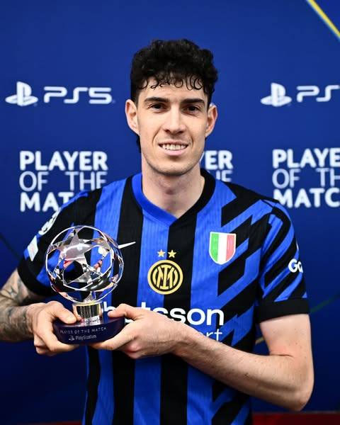 tyso_bet's tweet image. 📷 Declan Rice (Arsenal)
📷 Alessandro Bastoni (Inter)
📷 Robert Lewandowski (Barca)
📷 Khvicha Kvaratskhelia (PSG)
Bạn đánh giá cầu thủ nào có màn trình diễn ấn tượng hơn cả sau loạt trận lượt đi của tứ kết Champions League?
#tyso #ChampionsLeague #bongda #thethao