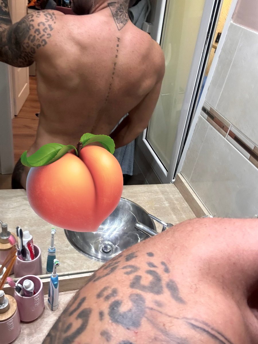couplelord's tweet photo. Can you imagine where and what my next tattoo will be? 🍑🔥
Te imaginas donde y cual será mi próximo tatuaje? 🍑🔥

#followme #gay #onlyfans #booty #bootygay 

https://t.co/RECxtvwoxl https://t.co/s3hd4mpUpQ