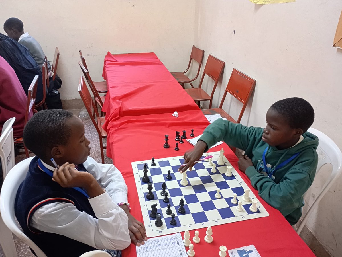 FIDESocialChess's tweet image. 12 players from Kakuma Refugee Camp took part in Kenya’s National Schools Chess Champs 🇰🇪
♟️ 3 categories
♟️ 9 rounds
♟️ Lowest score: 4/9!
💪 A journey of courage, learning & growth.
#ChessForProtection #SocialChess #YouthInChess @fide_chess
📸👇