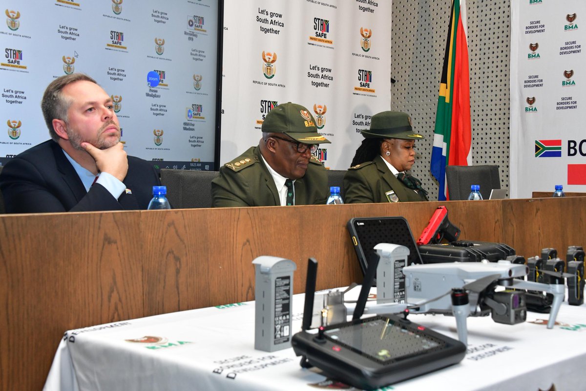 GovernmentZA's tweet image. [📸]@HomeAffairsSA and @BMA have unveiled new tech to boost the fight against corruption and tighten border security.  #GovZAUpdates #SecureBorders