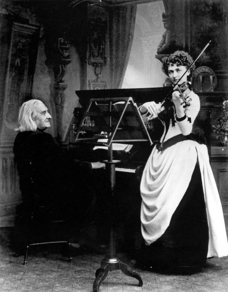 Franz Liszt al pianoforte con la violinista Arma Senkrah