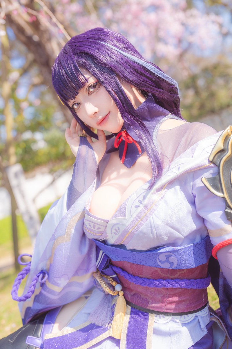 hanezura's tweet photo. cosplay 🌸✨

原神 / GenshinImpact
雷電影 / RaidenEi

📸@CHOGE_tako 

#RaidenEi https://t.co/BQ0zYTAa8L
