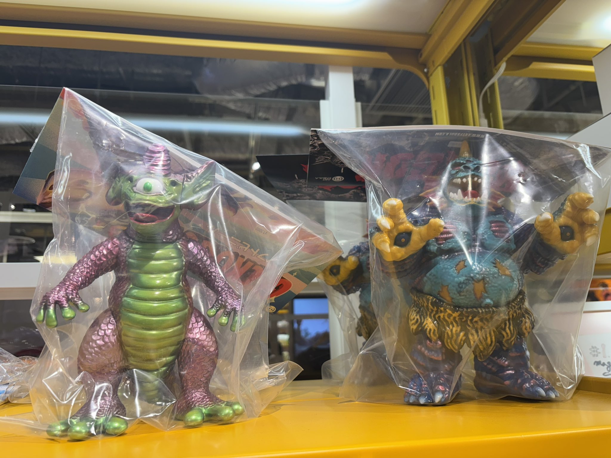 入荷通知 アプリ おすすめ ソフビ FABULA ART キングザール メカザール ようこそ 特撮
