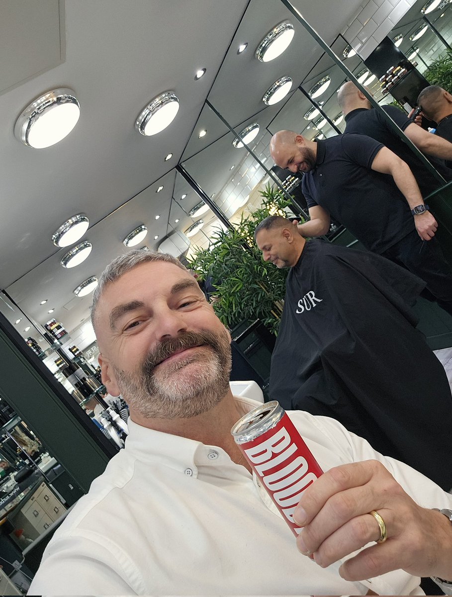 ccshoreditch's tweet image. Is it Thursday, is it Friday 🤔 who cares, the weekend starts now 😎 #WeekendVibes