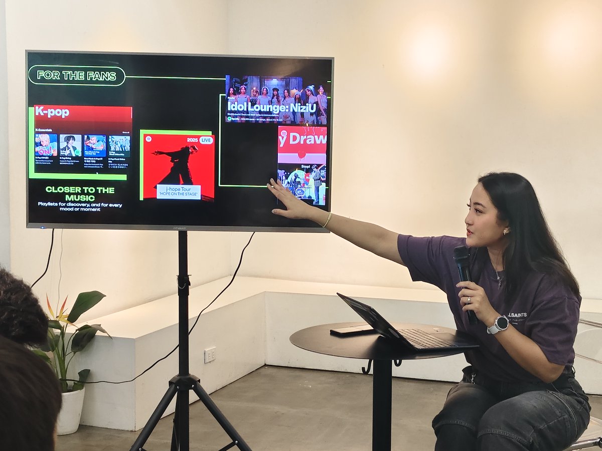 philstarlife's tweet image. K-POP STANS, MAKE SOME NOISE!
 
@SpotifyPH  is launching the ultimate fandom experience 'K-Pop ON! Hub.’ This new feature lets you easily watch your favorite K-Pop artists’ music videos and podcasts, discover the latest hits, join listening parties and more. #kpop #kpopon