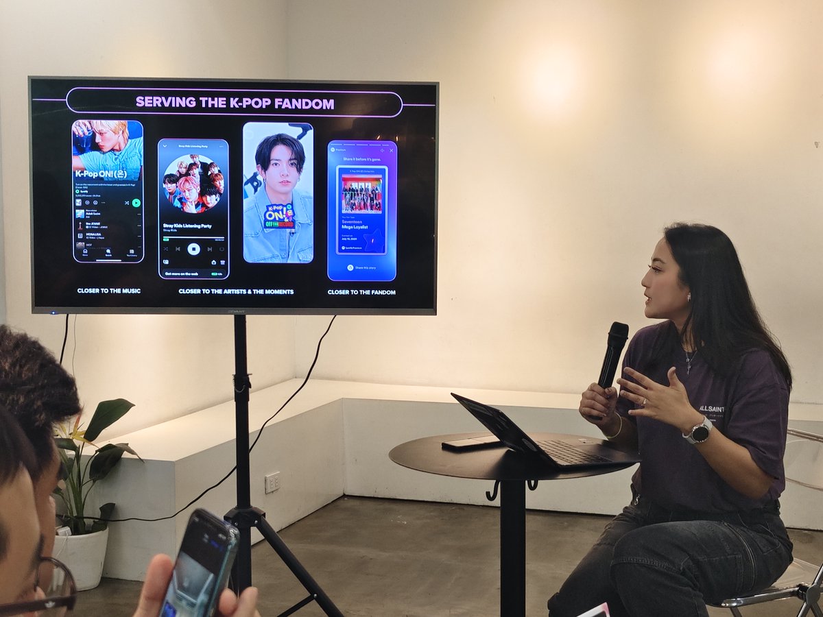 philstarlife's tweet image. K-POP STANS, MAKE SOME NOISE!
 
@SpotifyPH  is launching the ultimate fandom experience 'K-Pop ON! Hub.’ This new feature lets you easily watch your favorite K-Pop artists’ music videos and podcasts, discover the latest hits, join listening parties and more. #kpop #kpopon