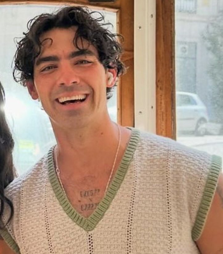 my celebrity crush        my celebrity 
as a kid:                             crush now: