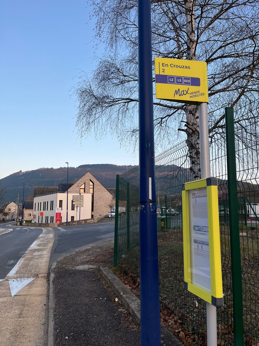 L’accès à l’Udaf en transport en commun est maintenant signalé !
📍Utilisez la ligne 2 ou la ligne 3,
📍arrêtez vous à l’arrêt « En Crouzas 2 »,
📍un bus est disponible toutes les 30 à 40 minutes aux heures de pointe et toutes les 45 à 50 minutes en heures creuses.