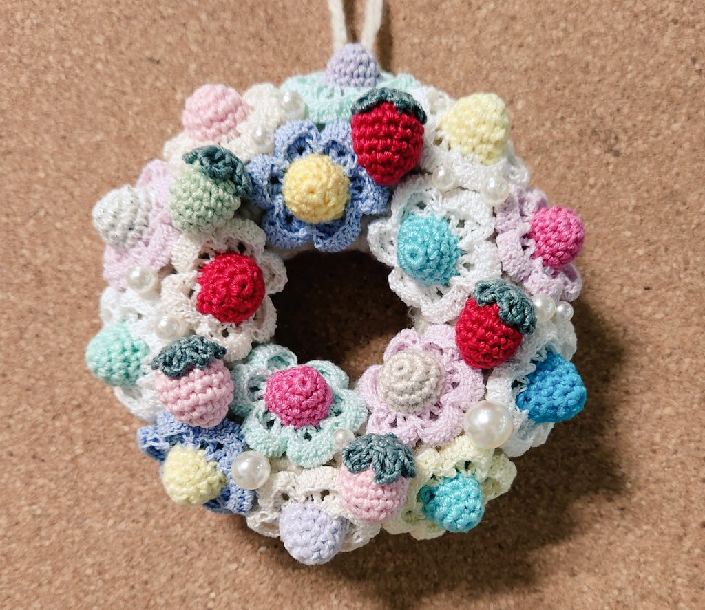 anonjinko's tweet photo. 注文をいただいたリース♪︎
サイズを間違えてしまいました…
#ハンドメイド #編み物 #手芸 https://t.co/1YzZ0UrexA